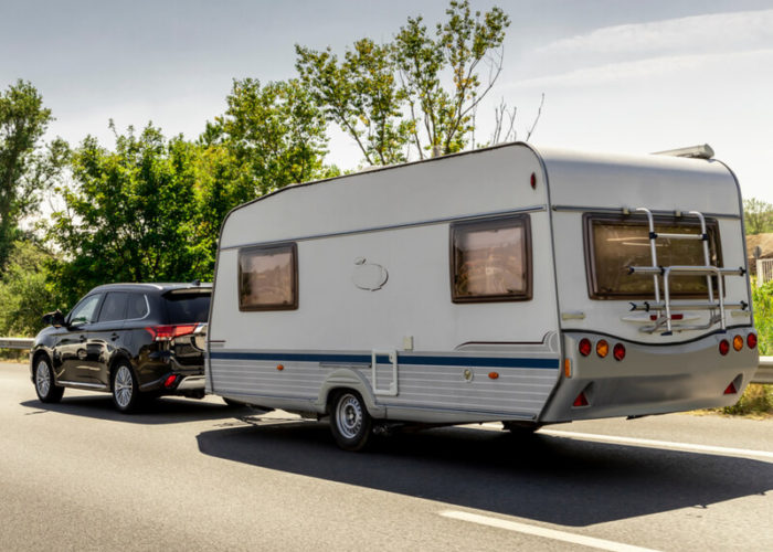 8 Tips for Towing Safely With a Caravan